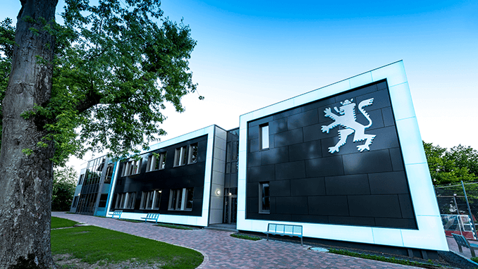KLEUSBERG GmbH & Co. KG uses HiCAD features for modular construction, for mobile rental buildings, system containers and hall fixtures. The advantages of modular construction were also evident in the extension of the Kurpfalz boarding school in Bammental.
